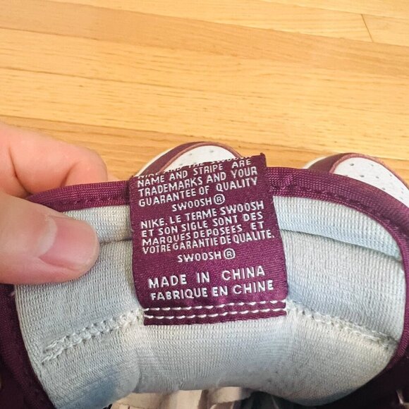 Size 8.5 - Jordan 1 Retro High OG Bordeaux Clean (555088-611) - Picture 13 of 16